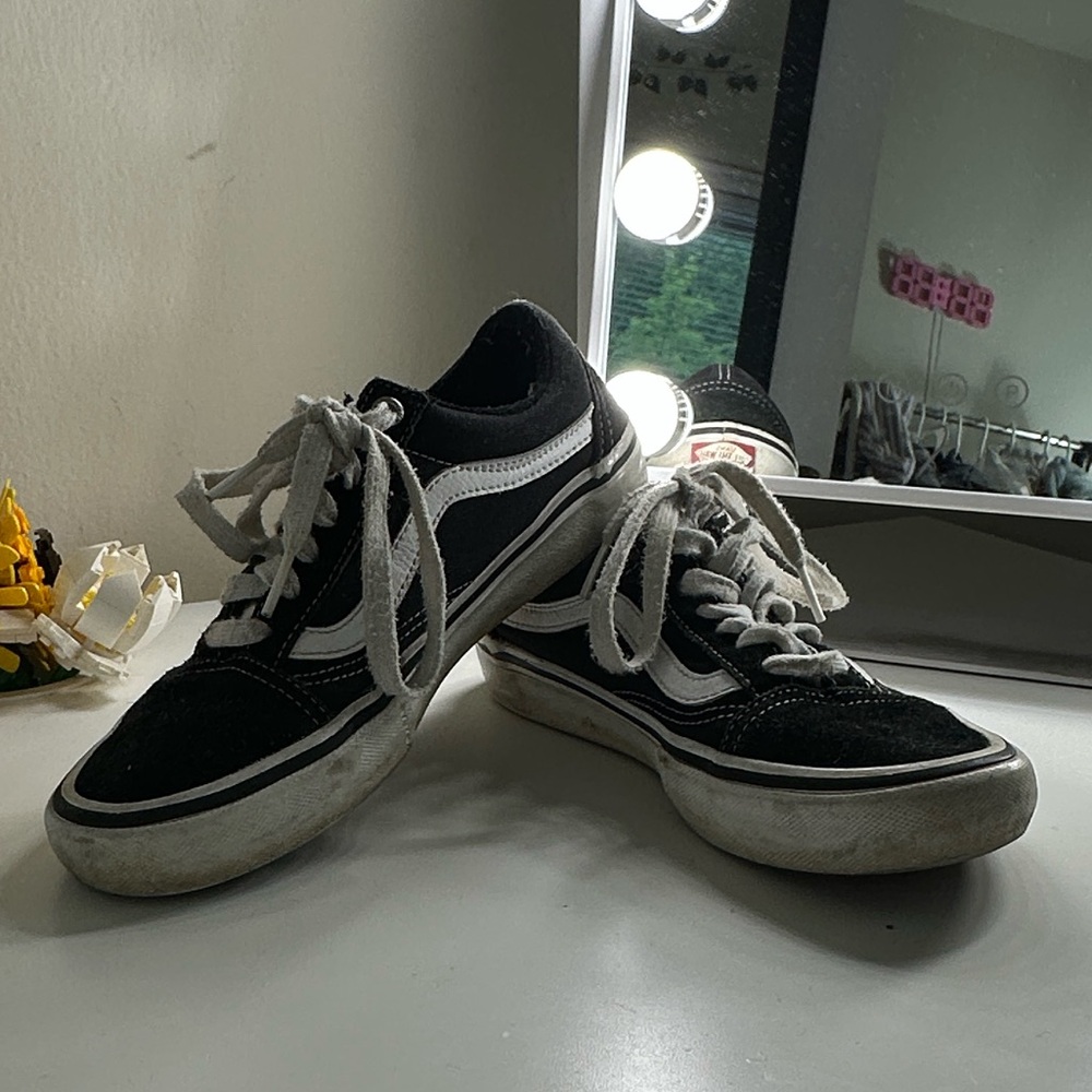 Vans Men's Black and White Sneakers